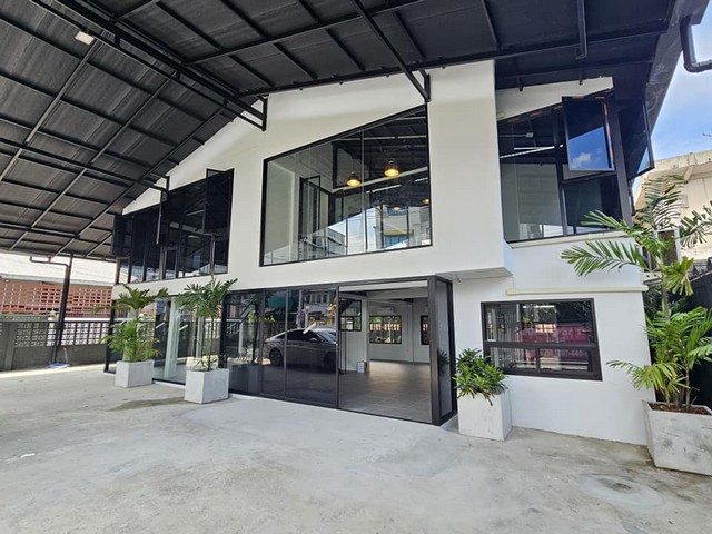 ให้เช่าโฮมออฟฟิศ 2 ชั้นสร้างใหม่ 360 ตร.ม. ย่านสุทธิสาร ลาดพร้าว64 จอดรถ 12 คัน ใกล้ BTS ลาดพร้าว83 และ MRT สุทธิสาร