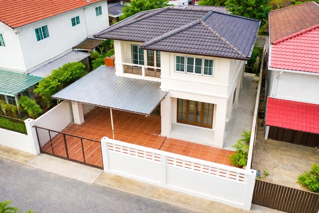 บ้านเดี่ยวใหม่ 4-5นอน ประชาอุทิศ เหม่งจ๋าย 1.26 กม.  2น้ำ พร้อมเฟอร์ฯครบMRT ห้วยขวาง 1กม. เต็มพื้นที่!  ใกล้รร.นานาชาติรีเจ้นท์