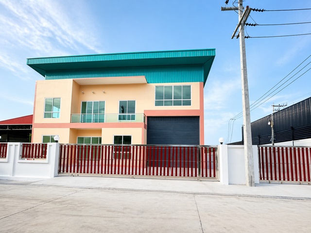 โรงงานใหม่ 2 ชั้น 5 ห้องอเนกประสงค์ 4 ห้องน้ำ ใกล้ตลาดดอนหวาย 900 ม. 400 ตร.ว. 850 ตร.ม สามพราน ไร่ขิง อ้อมใหญ่ พื้นที่สีม่วง รง4.  