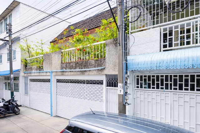 ทาวน์เฮาส์ 2 ชั้น 1-2คูหา 3-6 นอน สีลม บางรัก ใกล้ BTSสุรศักดิ์ 700 ม.  รพ.เซนต์หลุยส์ 1 กม.2 น้ำ 17 ตร.ว.136 ตร.ม.