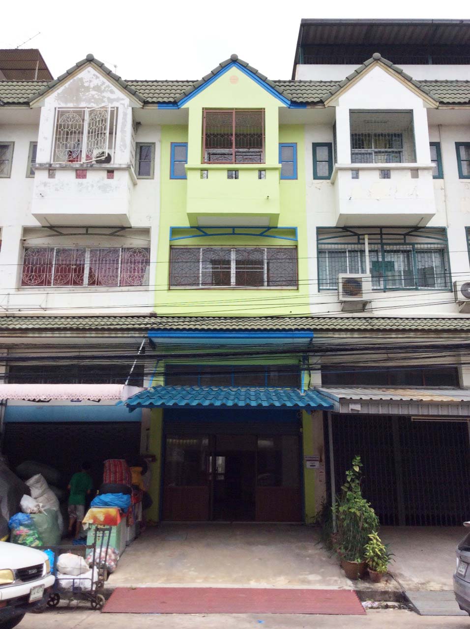 ตึก - ใหญ่ 23 ตร.ว. 0 งาน 0 Rai 2900000 thb   BIG SURPRISE ราคาถูกสุดในย่านนี้