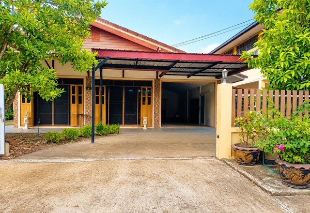ขายบ้านใกล้หาดแหลมแม่พิมพ์จังหวัดระยอง ที่ดิน 126.8 ตร.วา 507.2 ตร.ม. จัดสวน ปลูกผักสวนครัว ทำมุมพักผ่อนได้เต็มที่ 3 นอน 4 น้ำ