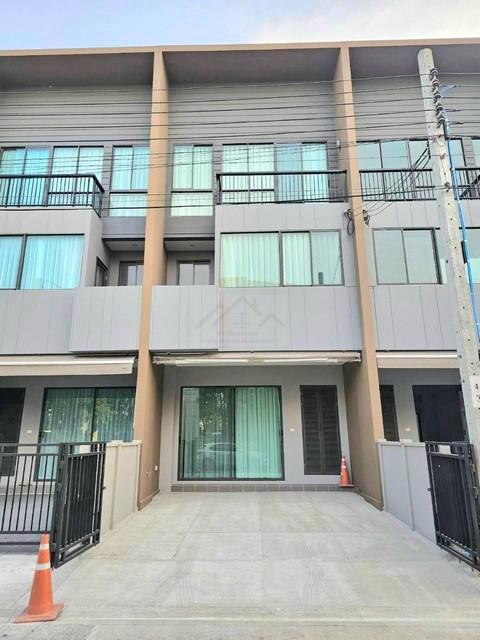 ให้เช่าทาวน์โฮม 3 ชั้น 18.5 ตร.ว. บ้านกลางเมือง พระราม 9-กรุงเทพกรีฑา ใกล้ทองหล่อ