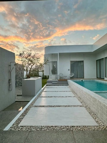 ราคาเริ่มต้นที่ 7.42 ล้าน Brand-New #Modern Pool Villa #หางดง มีให้เลือก 2 แบบ พร้อมเฟอร์นิเจอร์ครบชุด เดินทางสะดวก ใกล้เมือง #น้ำไม่ท่วม