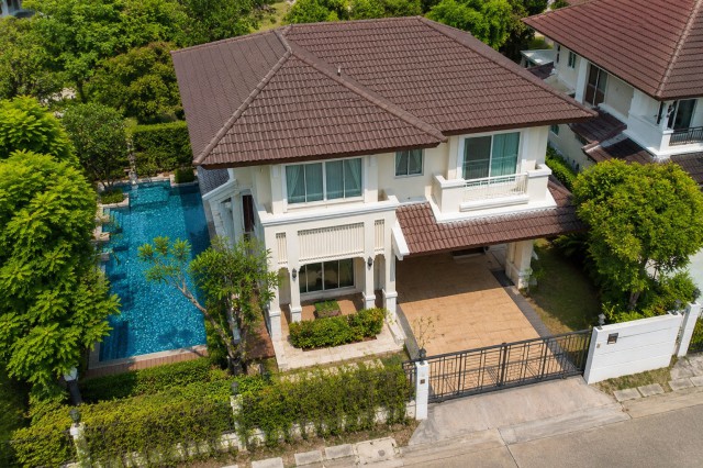 คฤหาสน์ 4 นอน บ้านหลังริมติดสวน รัตนาธิเบศร์ บางกรวย-ไทรน้อย  4 น้ำ ใกล้ MRT บางพลู-บางใหญ่ 1.6 กม.  85 ตร.วา
