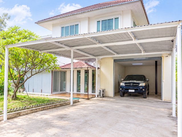 Makro รามคำแหง110-112 10นอน ให้เช่าโกดัง-บ้านเดี่ยว 2ชั้น  3น้ำ ใกล้สัมมากร มาร์เก็ต เตรียมอุดมศึกษาน้อมเกล้า 100 ตร.ว. 550 ตร.ม.