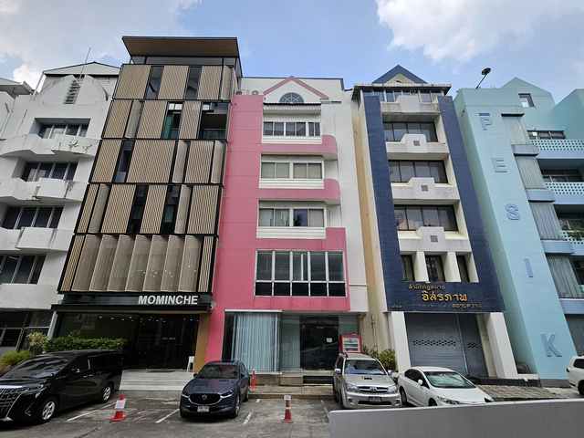 พื้นที่ออฟฟิศให้เช่า ขนาด 100 ตารางเมตร ถนนรัชดาภิเษก สามเสนนอก ห้วยขวาง ว่างชั้น 1,2,5และชั้น6 ใกล้ MRT รัชดาภิเษก 