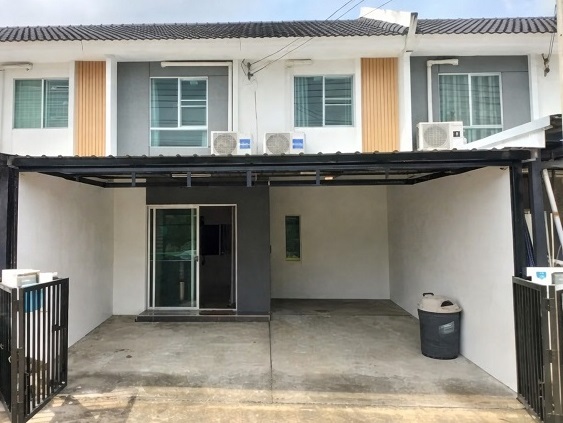 ตลาดคลองหก 900 ม. ทาวน์เฮ้าส์ 2 ชั้น สภาพสวย 3 นอน 2 น้ำ ใกล้ ม.เทคโนโลยีราชมงคลธัญบุรี 800 ม.รีโนเวทใหม่ทั้งหลัง 17.4 ตร.ว. 140 ตร.ม.