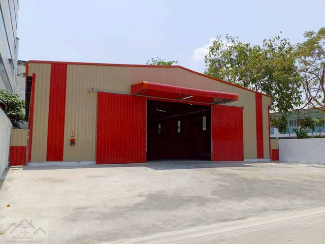 ให้เช่าโกดังติดถนนอุดมสุข บนที่ดิน 160 ตรว. พื้นที่ 330 ตรม. จอดรถมากกว่า 10 คัน ทำเลศักยภาพ ติดถนนหลักอุดมสุข ใกล้รถไฟฟ้าสายสีเหลือง