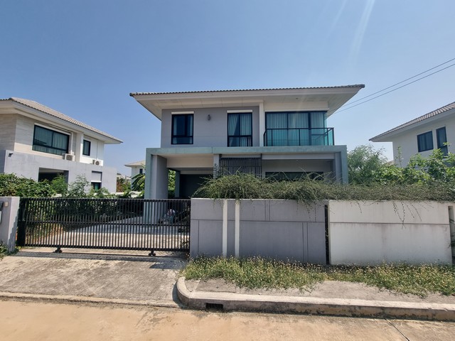 ขายด่วน ต่ำกว่าตลาด  บ้านเดี่ยวหลังใหญ่ 103 ตร.ว. ซิลเวอร์เลค สุวินทวงศ์ 78