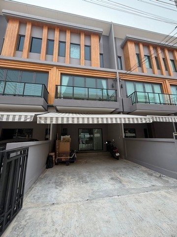 ให้เช่าทาวโฮม3.5ชั้น โครงการไอเจนท์ พระราม9  โซน พัฒนาการ อ่อนนุช และพระราม 9   รับต่างชาติ เลี้ยงสัตว์ได้