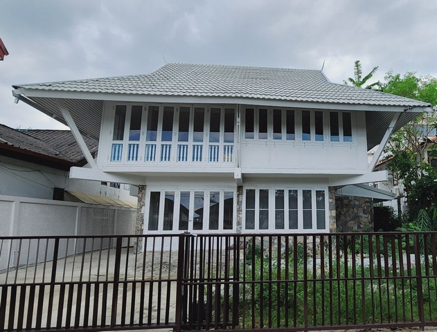 ให้เช่าบ้านเดี่ยว 2 ชั้น รีโนเวทใหม่  97 ตรว. เนื้อที่ใช้สอย 200  ตรม.ห้องนอน 4 ห้อง ห้องน้ำ 4  นวมินทร์ 40 