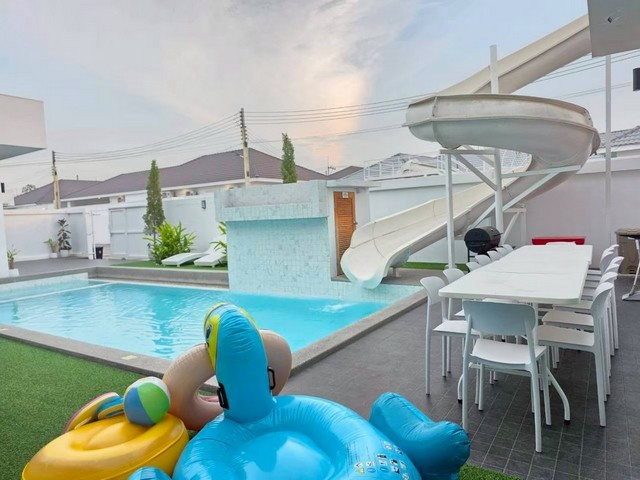 ขายพูลวิลล่าเพื่อการลงทุน พูลวิลล่าพร้อมผู้เช่า พร้อมแถมเฟอร์นิเจอร์ และเครื่องใช้ไฟฟ้า พร้อมทำธุรกิจได้เลย ห้วยใหญ่ บางละมุง ชลบุรี