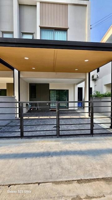 HR 9826 ให้เช่าทาวน์โฮม PLENO สุขุมวิท บางนา 3 ใกล้ Mega บางนา ยูนิตหน้าสวน บ้านใหม่พร้อมอยู่