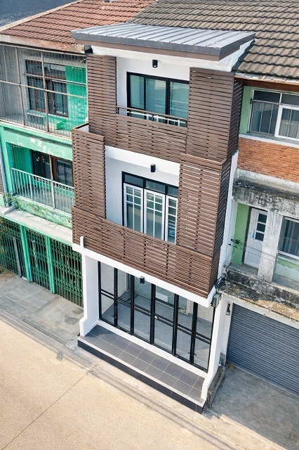  ใกล้ BTSบางจาก 460ม.รร.นานาชาติเวลล์ส อ่อนนุช 600 ม. AIRBNB อาคาร 3ชั้น 5นอน 5น้ำ 18 ตร.ว.208 ตร.ม. 6 แอร์  