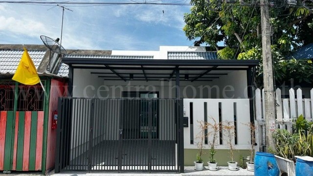 ลดราคา ทาวน์เฮ้าส์ อยู่เจริญ 2 ลำลูกกา - คลอง 4 รีโนเวทใหม่ บ้านสวย ราคาถูก