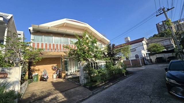 Townhome - 61 ตาราง-วา 0 NGAN 0 ไร่ 3 Bedroom 17500000 บาท เข้าอยู่ได้ทันที บ้านเดี่ยวหลังมุม ใจกลางเมือง