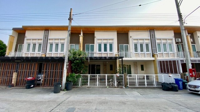 ทาวน์โฮม โกลเด้น ทาวน์ ชัยพฤกษ์ - วงแหวน บ้านใหม่ไม่เคยเข้าอยู่