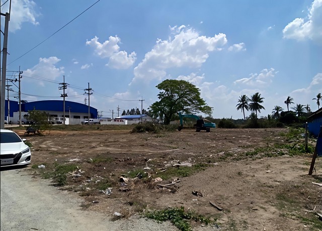 ขายที่ดินบ่อทองชลบุรี ขายที่ดิน 8-2-50.4 ไร่  สีที่ดินสีเหลือง ที่อยู่อำเภอบ่อทอง จังหวัดชลบุรี ใกล้ถนนเส้น 331