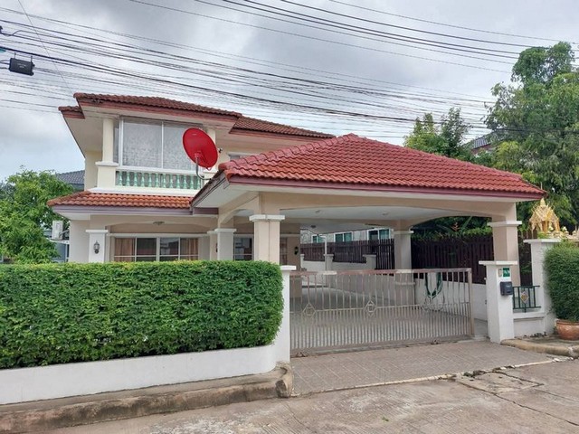 ให้เช่าบ้านเดี่ยว อัมพรเพลส ศรีราชา เฟอร์ครบ มีสวน จอดรถ 3 คัน TP-H1940