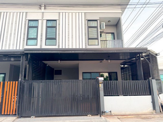 ขายทาวน์โฮม 2 ชั้น หลังริม ซันไชน์ เนเชอรัล แหลมฉบัง ฟรีโอน TP-H1936