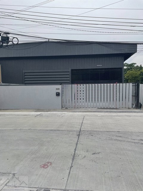 ให้เช่าโกดัง 560 ตรม. ย่านสะพานสูง ใกล้สุวรรณภูมิและนิคมลาดกระบัง กรุงเทพกรีฑาตัดใหม่