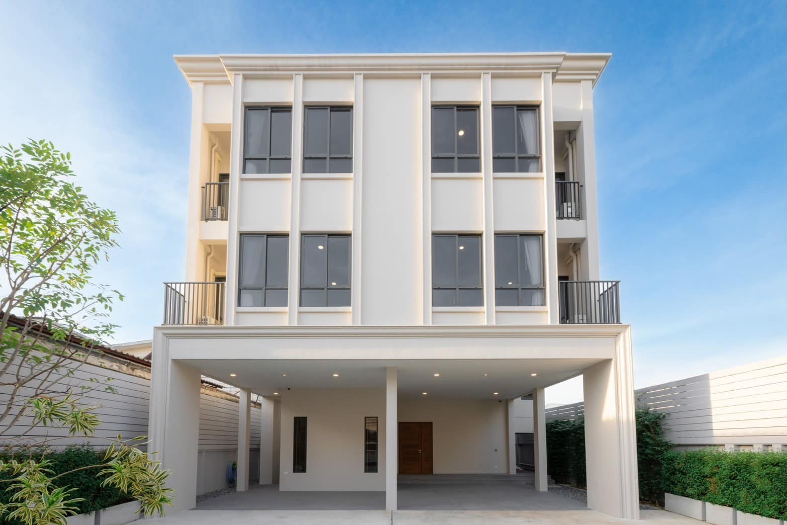 บ้านเดี่ยวสร้างใหม่ 3 ชั้น Luxury Residence ใจกลางราชดำเนิน  ทำเลหายากมาก แทบไม่มีบ้านใหม่แบบนี้อีกแล้ว ใกล้ MRT เพียง 500 เมตร