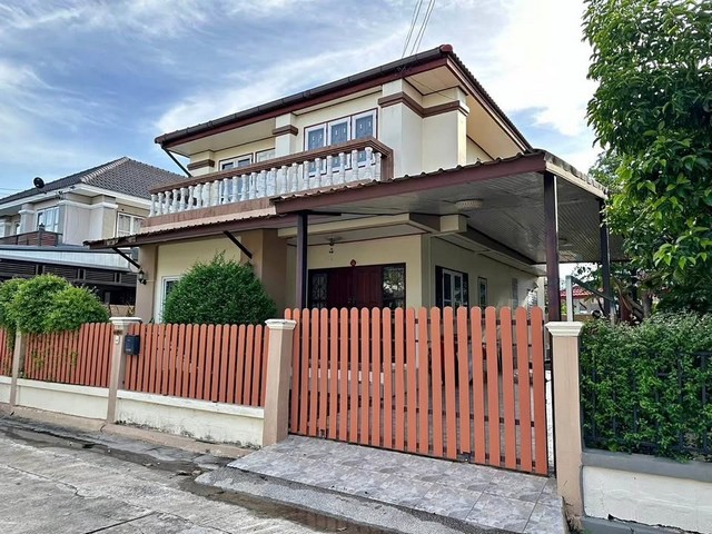 ให้เช่าบ้านใกล้ โรงเรียนเตรียมอุดมศึกษาน้อมเกล้าสุวรรณภูมิ ,โรงเรียนสารสาสน์มีนบุรี,  ตลาดมีนบุรี  หมู่บ้าน พนาสนธิ์การ์เด้นโฮม3 ร่มเกล้า15 