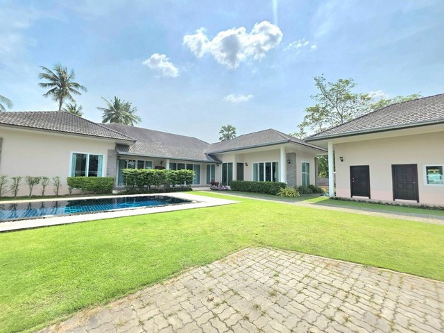 ขายพูลวิลล่าเนื้อที่ 442 ตรว 3นอน 4น้ำ เนื้อที่เยอะ บ้านหลังใหญ่ เหมาะอยู่อาศัย ลงทุนปล่อยเช่าได้ บ้านพักตากอากาศ ห้วยใหญ่ บางละมุง ชลบุรี