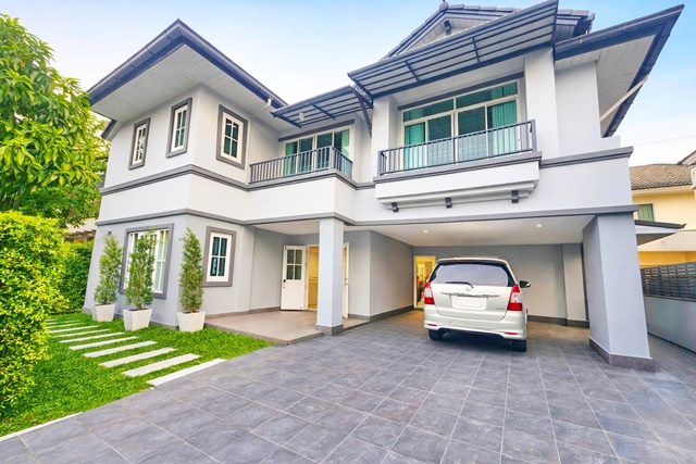 Perfect รามคำแหง164 ถูกสุดในหมู่บ้าน รร.นานาชาติ RIS 499ม. เดินถึง เหมาะกับอาจารย์ คฤหาสน์ 4-5นอน 2 ชั้น 5น้ำ  กว้างขวาง 75ตร.ว. 288ตร.ม.