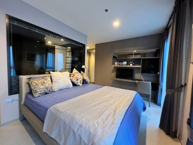 Rhythm Sukhumvit 36 Private spacious 15th floor BTS Thonglor