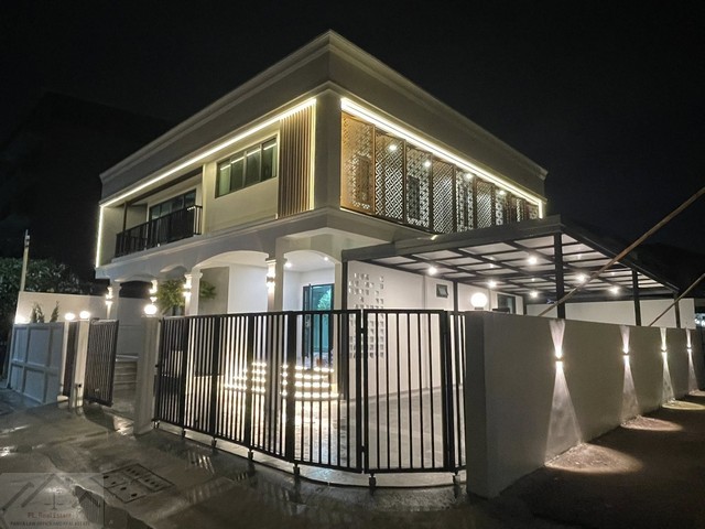 T26-557 ขาย บ้าน - ห้องนอน 3 ห้อง ห้องน้ำ 3 ห้อง 10500000 บาท