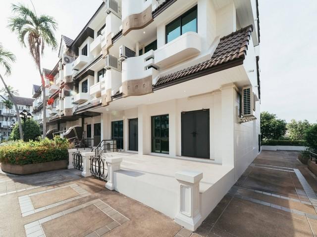 ให้เช่าทาวน์โฮม 3 ชั้น 350 ตร.ม. Regent 71 Place สุขุมวิท 71 ใกล้ BTS พระโขนง