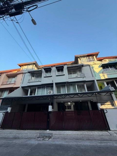 ให้เช่าโฮมออฟฟิศ 4 ชั้น 350 ตร.ม. หมู่บ้านสินธานี ลาดพร้าว 80 ใกล้เลียบด่วน