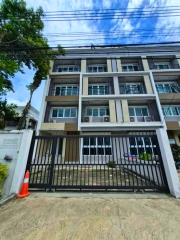 ศรีนครินทร์ 39-47 อ่อนนุช ให้เช่าออฟฟิศ 3.5 ชั้นพร้อมลิฟท์ 3 นอน 6 น้ำ ใกล้MRT ศรีนครินทร์ 38 350ม.พื้นที่ใช้สอย 348 ตร.ม.เหมาะสำหรับบริษัท
