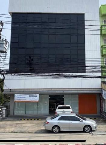 ให้เช่าอาคารพาณิชย์ 3 คูหา 5 ชั้น ติดถนนเทพารักษ์ กม. 4 รวมชั้นลอย 714 ตรม.มีที่จอดรถหน้าอาคาร ใกล้แยกศรีเทพา ใกล้ MRT ศรีเทพา