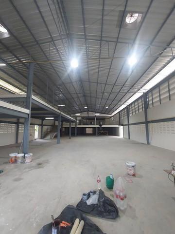 ให้เช่าโกดัง 2.5 ชั้น 1,870 ตร.ม. ซอยพุทธบูชา เขตจอมทอง ใกล้ห้าง และตลาด