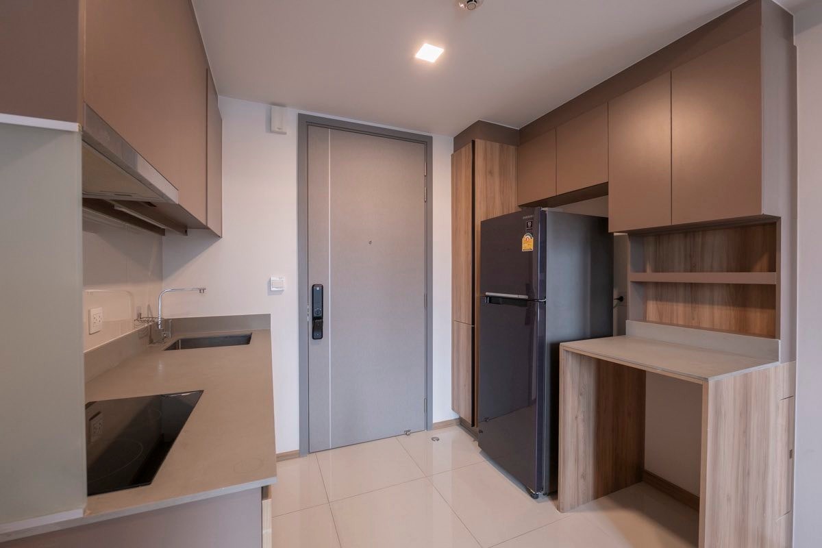Taka Haus Ekamai Nice Safe Convenient 7th Floor BTS Ekkamai