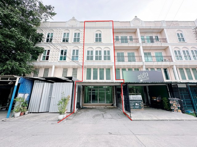 อาคารพาณิชย์ 3.5 ชั้น นวมินทร์ บึงกุ่ม ใกล้ตลาดปัฐวิกรณ์