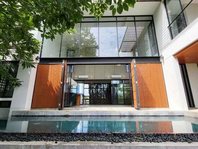 ขายบ้านเดี่ยว พุทธมณฑลสาย 2 ขนาด 151.7 ตร.ว. บ้านโมเดิร์นลอฟท์ พร้อมสระว่ายน้ำ ราคา 22,000,000 บาท