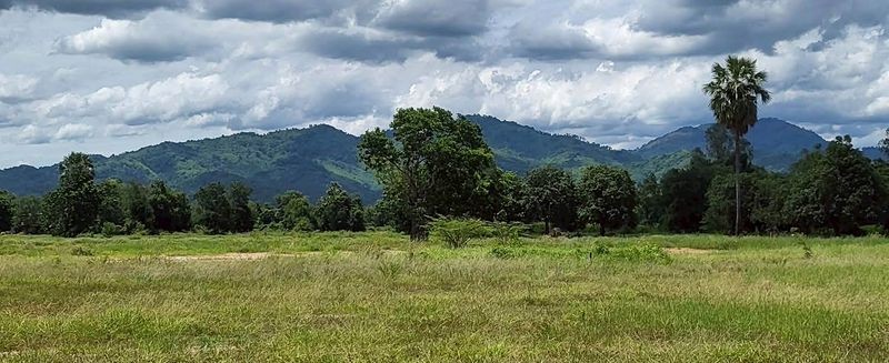 ขายที่วิวเขาสวย ถมแล้ว คล้ายขุนน้ำนางนอน ต.ศรีกระอางค์ อ.บ้านนา จ.นครนายก 4 นาทีถึงเซเว่น หน้าถนนสุวรรณศร