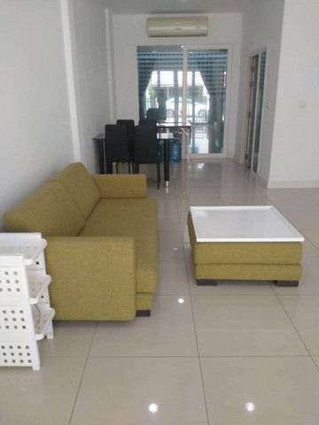 ให้เช่าโฮมออฟฟิศ  ติดริมถนนเลียบทางด่วนรามอินทรา-อาจนรงค์ จดบริษัทได้ โครงการ บ้านกลางเมือง s sense พระรามเก้าลาดพร้าว ซอยประดิษฐ์มนูธรรม3 