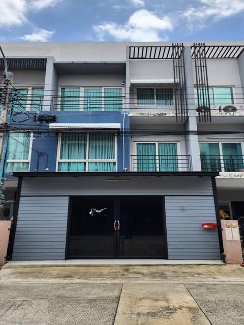 ให้เช่าทาวน์โฮม 3 ชั้น 22 ตร.ว. หมู่บ้านกรีนิช รามอินทรา 76 ติดแม็คโคร รามอินทรา