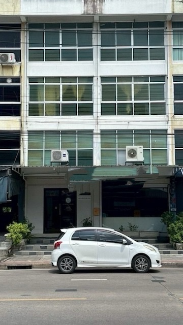 BH4119 ให้เช่าและขายอาคารพาณิชย์ 4 ชั้น ติดถนนคู้บอน รามอินทรา พื้นที่ใช้สอย 560 ตร.ม. ทำเลค้าขาย คนสัญจรจำนวนมาก