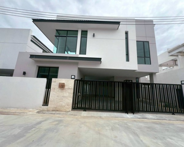 ให้เช่า #บ้านเดี่ยว 2 ชั้น โครงการ The Master Ekkamai-Ramintra #ใกล้CentralEastVille #ใกล้CDC