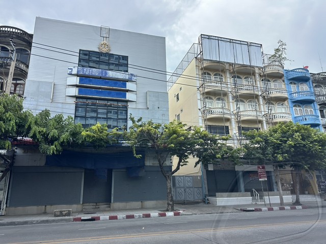 ขายอาคารพาณิชย์ 3 ห้อง ติดถนนอ่อนนุช กรุงเทพฯทำเลดี ติดถนนอ่อนนุช ย่านเศรษฐกิจ เดินทางสะดวก