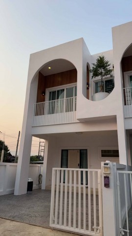 ขายพร้อมผู้เช่า 2.9 ล้าน #โซนป่าแดด บ้าน 2 ชั้น บ้านสวย ตกแต่งครบ #ใกล้ศูนย์เวชศาสตร์ผู้สูงอายุแม่เหียะ