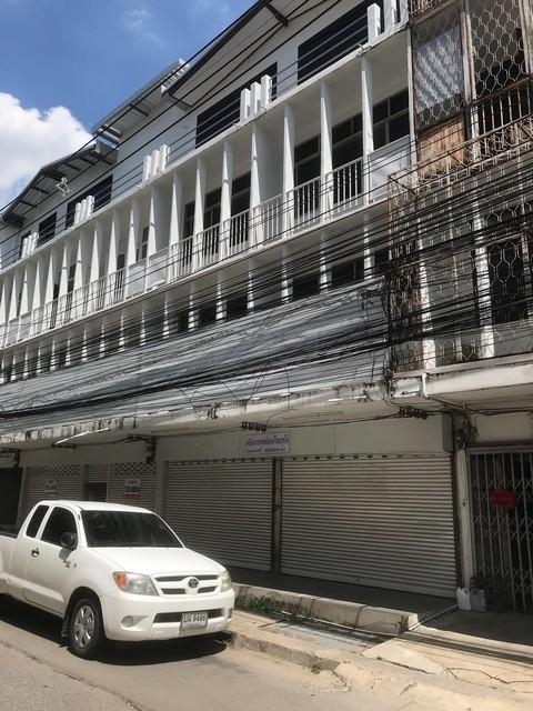 ให้เช่าอาคารพาณิชย์ 3 ชั้น 180 ตร.ม. ถนนสุขุมวิท 71 ซอยปรีดีพนมยงค์ 26 ใกล้ BTS พระโขนง