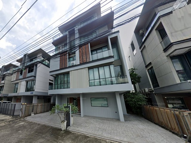 ขายโฮมออฟฟิศ 4.5 ชั้น 940 ตรม. สไตล์ Modern ศรีนครินทร์ 15 ใกล้ทางขึ้นมอเตอร์เวย์ ใกล้ APL และ BTS สถานีหัวหมาก 