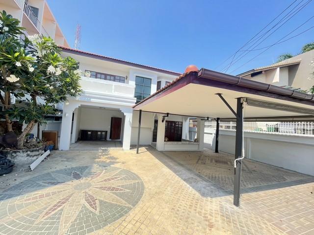 ให้เช่าบ้านเดี่ยว 2 ชั้น 100 ตร.ว. ถนนพระรามที่ 5 ซอยราชวิถี 32 เขตดุสิต รีโนเวทใหม่